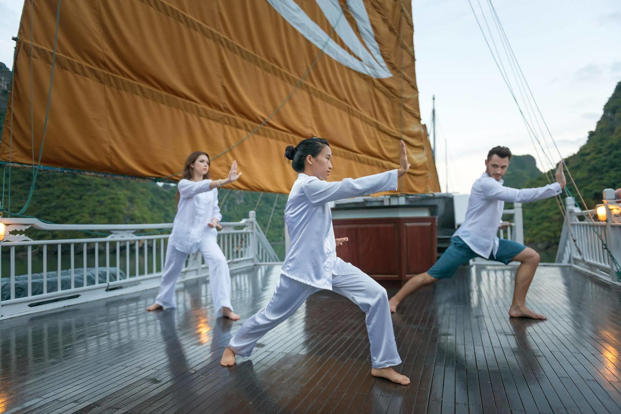 Paradise Peak Cruise Ha Long Exterior photo
